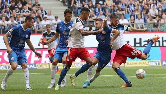 Spielszene HSV - Hansa Rostock © IMAGO / Hübner 