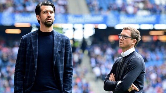 HSV-Sportvorstand Jonas Boldt (l.) und Sportdirektor Michael Mutzel. © Witters 