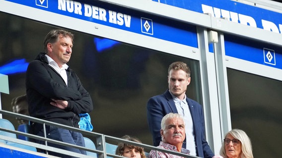 HSV-Vorstand Thomas Wüstefeld (l.) und Vereins-Präsident Marcell Jansen im Volksparkstadion © Witters 