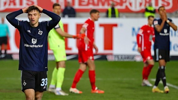 Große Enttäuschung bei HSV-Verteidiger Noah Katterbach © Witters Foto: Joerg Halisch