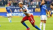 HSV-Stürmer Robert Glatzel trifft zum 4:3 gegen Schalke (Endstand: 5:3). © Imago images / Eibner 