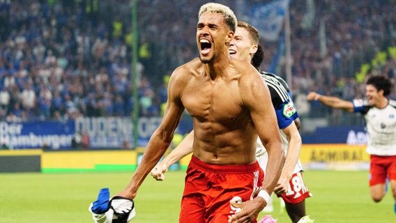 Robert Glatzel vom HSV bejubelt einen Treffer. © IMAGO / Eibner 