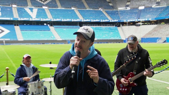Die HSV-Band "Abschlach" bei der Probe im Volksparkstadion. © Screenshot 
