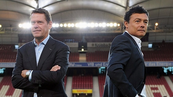 HSV-Sportchef Frank Arnesen (l.) und Co-Trainer Rodolfo Esteban Cardoso © Witters Foto: Valeria Witters