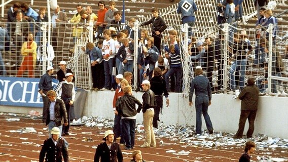 HSV-Fans stürmen am 34. Spieltag der Saison 1978/79 den Stadioninnenraum. © imago/Kicker/Eissner, Liedel Foto: Eissner, Liedel