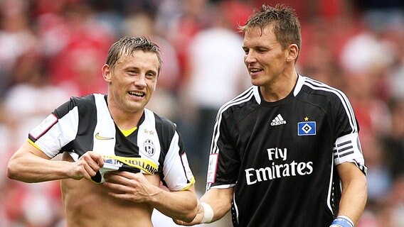 Ivica Olic (l.) und Frank Rost (Foto aus dem Jahr 2008) © Witters Foto: Nadine Rupp