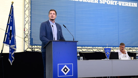 Chairman Marcell Jansen at the general meeting of Hamburger SV eV © Witters Photo: TayDuc Lam