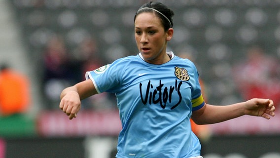 Nadine Keßler im Trikot des 1. FC Saarbrücken © Witters Foto: Valeria Witters