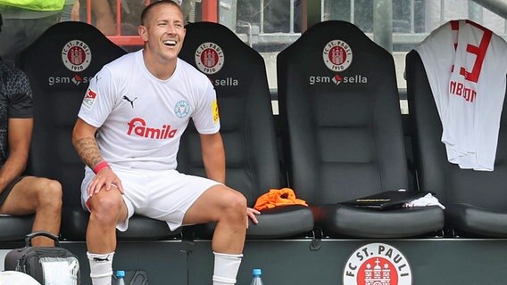 Lewis Holtby von Holstein Kiel © IMAGO / Susanne Hübner 