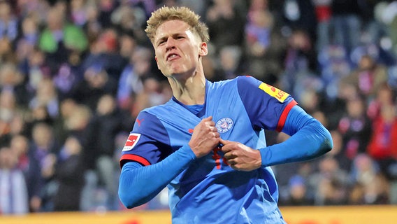 Phil Harres von Holstein Kiel © IMAGO / Susanne Hübner 