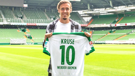 Max Kruse präsentiert sich bei Werder Bremen. ©  imago/Nordphoto Foto:  imago/Nordphoto