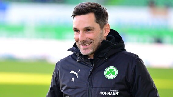 Trainer Stefan Leitl von der SpVgg Greuther Fürth © IMAGO / Zink 