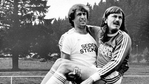 Ewald Lienen und Mannschaftskollege Kees Bregman bei Arminia Bielefeld © imago/Pressefoto Baumann 