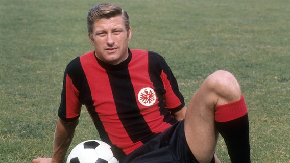 Friedel Lutz im Trikot von Eintracht Frankfurt © IMAGO / Sven Simon 