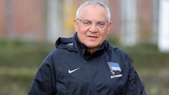 Felix Magath, Trainer von Hertha BSC © IMAGO / Metodi Popow 