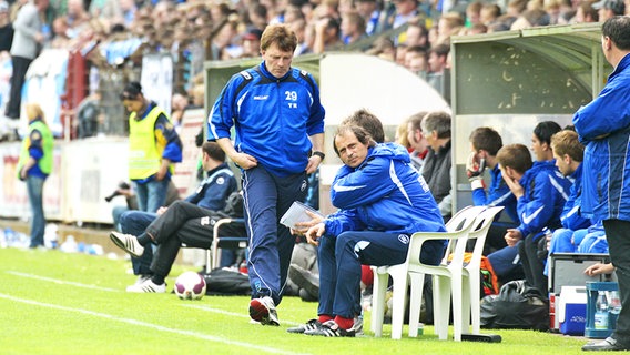 Meppens Coach Johann Lünemann (l.) und Co-Trainer Damir Bujan © NDR.de Foto: Hanno Bode