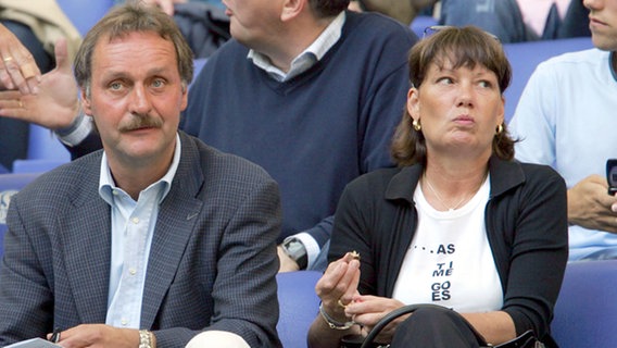 Peter Neururer mit seiner Ehefrau Antje © picture-alliance / dpa/dpaweb Foto: Rolf Vennenbernd