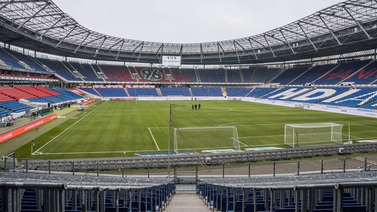 Das Stadion von Hannover 96 rund 1,5 Stunden vor Anpfiff © Imago Foto: Dennis Hetzschold