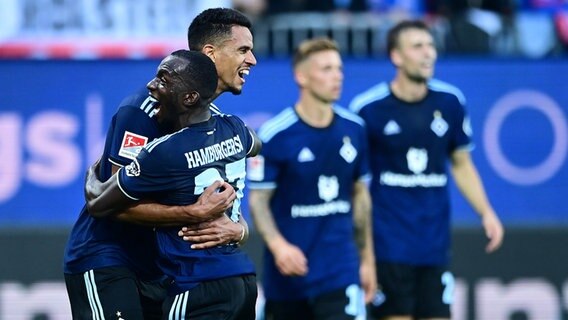 Spielszene Holstein Kiel - HSV © Witters 