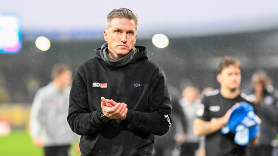 Tobias Schweinsteiger, Trainer des VfL Osnabrück, nach der Niederlage bei Eintracht Braunschweig. © picture alliance / osnapix Foto: Michael Titgemeyer