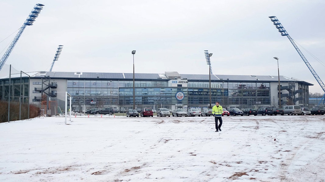 Schnee zwingt DFB-Frauen zum Umzug – Training beim FC Hansa