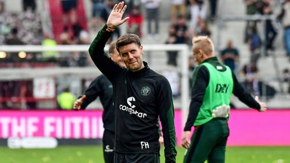 St. Paulis Trainer Fabian Hürzeler © IMAGO / Oliver Ruhnke 