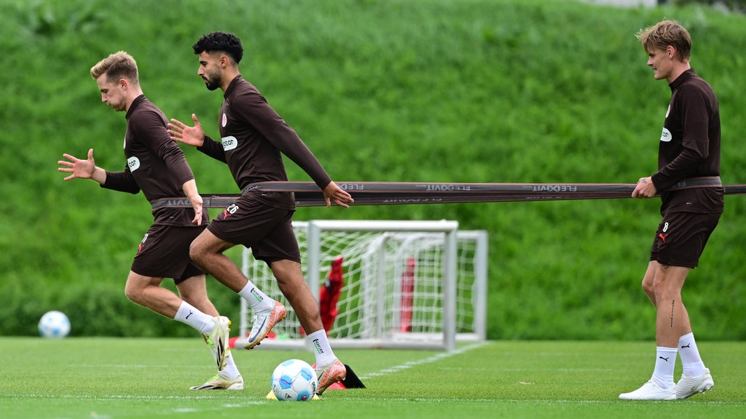 FC St. Pauli will in Augsburg punkten – Smith und Saliakas wieder fit