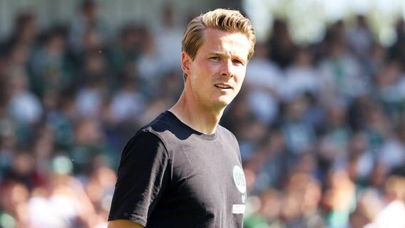 Trainer Lukas Pfeiffer vom VfB Lübeck © IMAGO/Susanne Hübner 