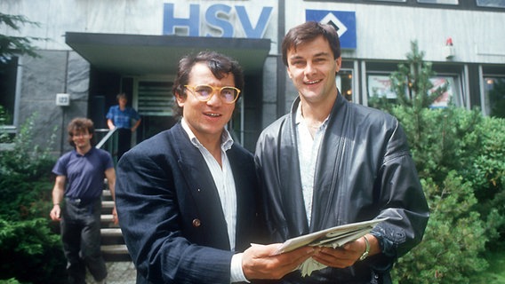 HSV-Manager Felix Magath (l.) mit dem neuen Torwart Mladen Pralija © Witters 