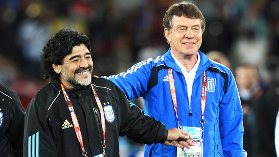 Diego Armando Maradona (l.) und Otto Rehhagel © imago/ v. d. Laage 