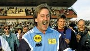 Pelatih Hansa Rostock Uwe Reinders merayakan Kejuaraan Oberliga pada tahun 1991 © imago / Camera 4 