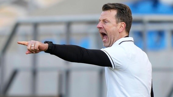 Trainer Rico Schmitt vom Fußball-Drittligisten SV Meppen © IMAGO / Werner Scholz Foto: Werner Scholz