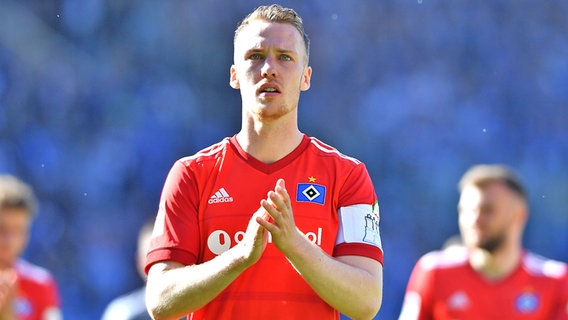 Kapitän Sebastian Schonlau vom Hamburger SV © IMAGO / Revierfoto 