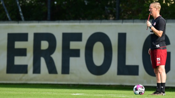 Timo Schultz, Trainer des Zweitligisten FC St. Pauli © Witters Foto: Valeria Witters