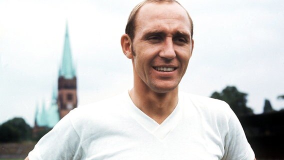 Abwehrspieler Willi Schulz im Dress des Hamburger SV © picture-alliance/ dpa 