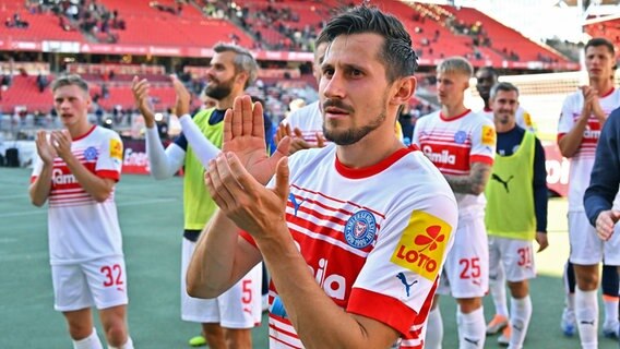 Steven Skrzybski von Holstein Kiel © IMAGO/Sportfoto Zink Foto: Wolfgang Zink