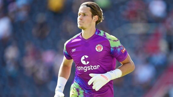 Keeper Dennis Smarsch vom FC St. Pauli © Witters Foto: TayDuc Lam