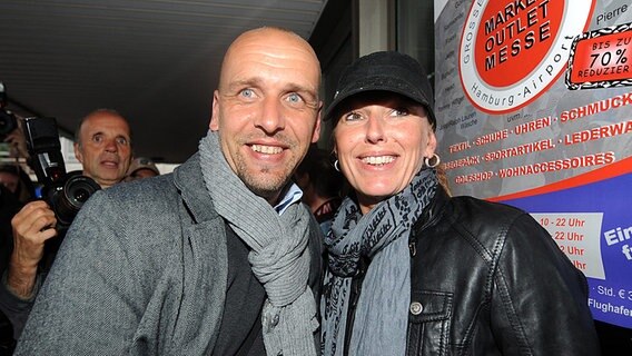 Holger Stanislawski mit seiner Frau Michelle © Witters 