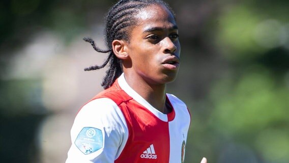 Der niederländische Fußballer Crysensio Summerville © IMAGO / ANP 