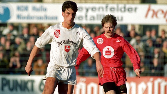 Jens Todt (l.) im Trikot des TSV Havelse (1991) © Fritz Rust Foto: Fritz Rust