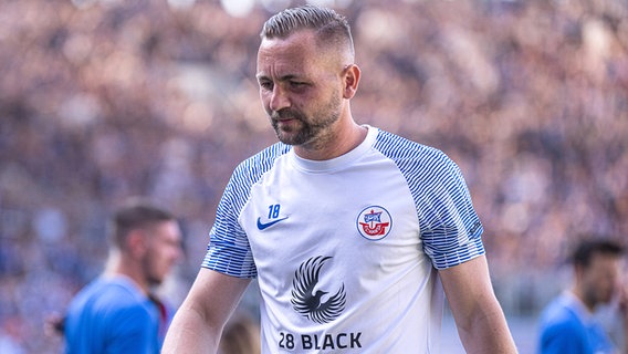 John Verhoek vom Fußball-Zweitligisten FC Hansa Rostock © IMAGO / Fotostand 