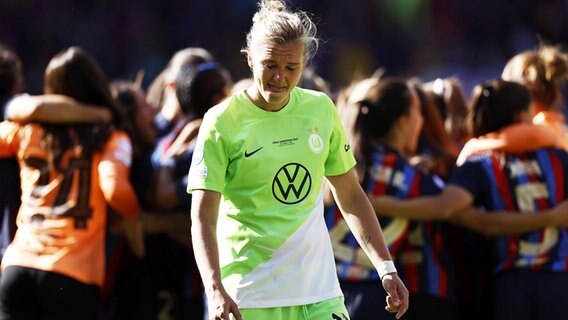 Wolfsburgs Alexandra Popp ist enttäuscht. © IMAGO / ANP 