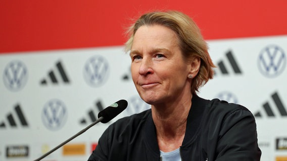 Bundestrainerin Martina Voss-Tecklenburg © IMAGO / Nico Herbertz 