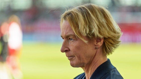 Bundestrainerin Martina Voss-Tecklenburg © IMAGO / Sports Press Photo 