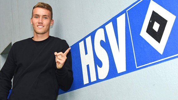 Neuzugang Gian-Luca Waldschmidt vom Hamburger SV © Witters Foto: TayDuc Lam
