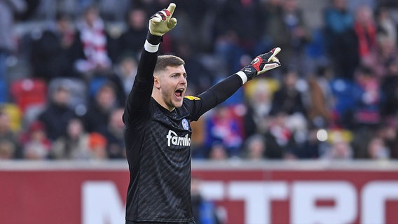 Keeper Timon Weiner von Holstein Kiel © IMAGO / Revierfoto 