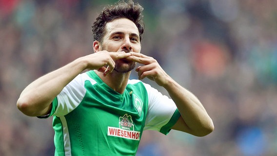 Claudio Pizarro im Trikot von Werder Bremen © Witters 
