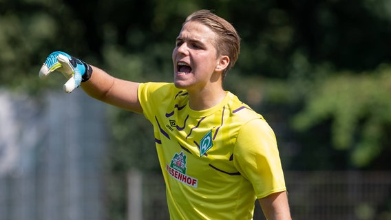 Luca Plogmann von Werder Bremen © imago images / foto2press 