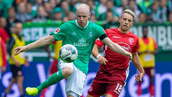 Davy Klaassen von Werder Bremen (l.) © imago images / foto2press 