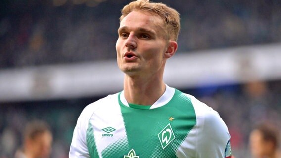 Amos Pieper vom SV Werder Bremen © IMAGO / Nordphoto 